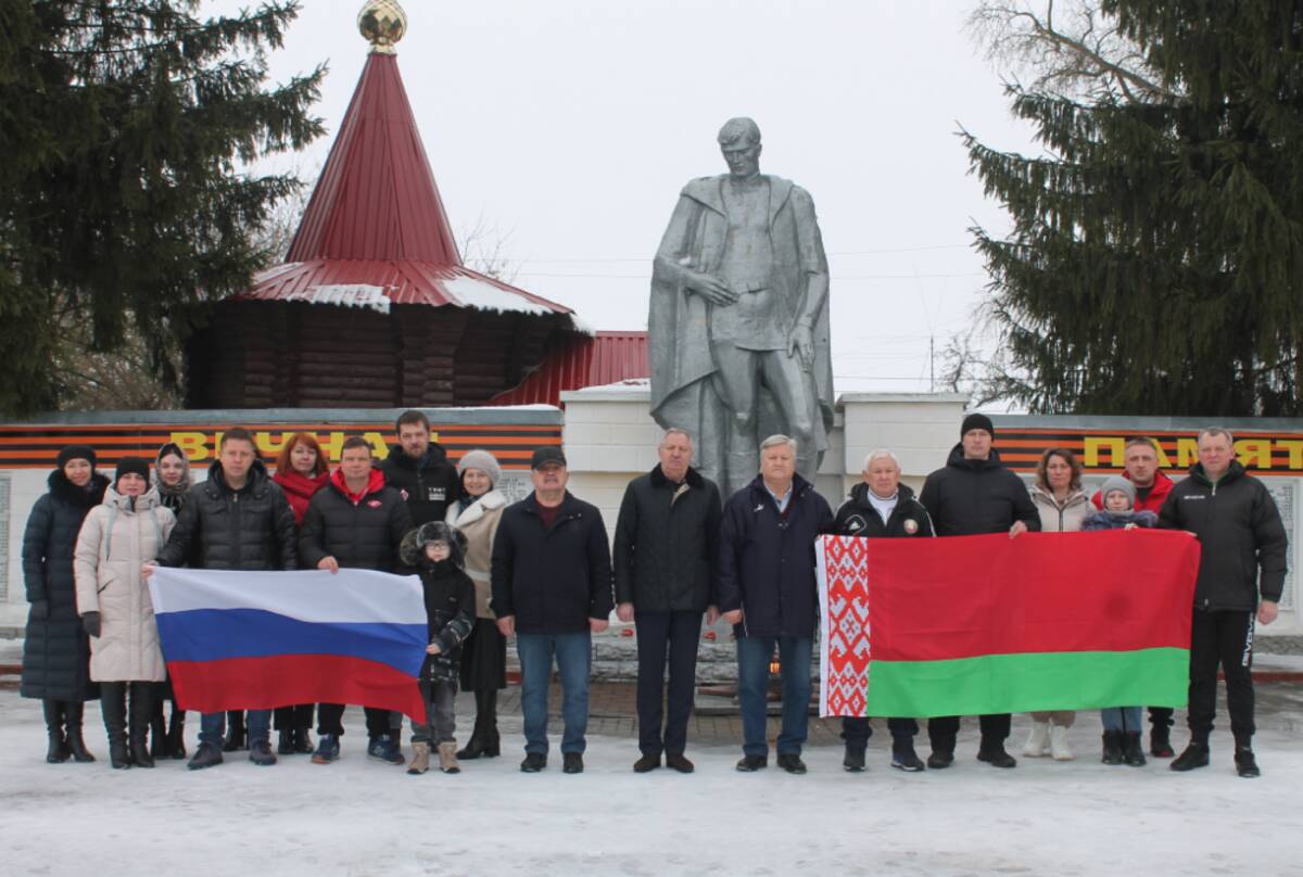 В Стародубе за кубок Губернатора Брянской области по мини-футболу борются  ветераны спорта