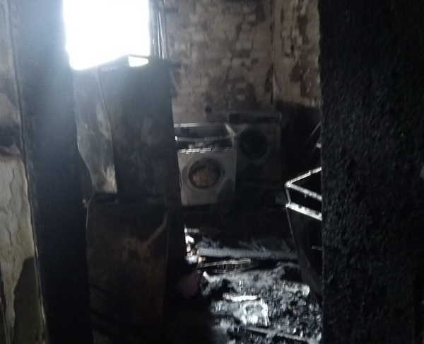 В Брянске устраняют последствия пожара в общежитии на Костычева