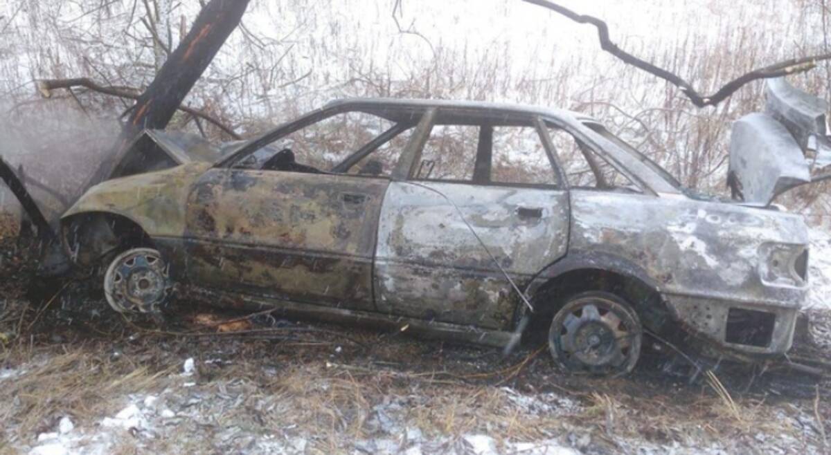 В Красногорском районе 50-летняя автоледи пострадала в сгоревшей после  аварии легковушки