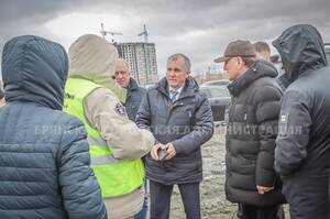 Александр Макаров проинспектировал строительство детского сада на Бурова