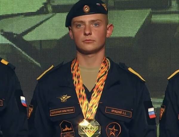 Брянец Антон Крицкий стал чемпионом мира в танковом биатлоне