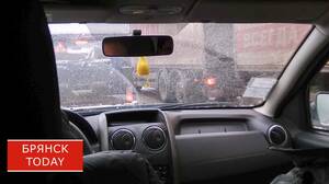 Под Жуковкой иномарка наехала на пешеходов и протаранила грузовик