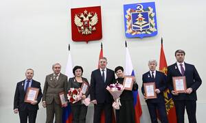 Брянский губернатор Богомаз вручил награды учёным