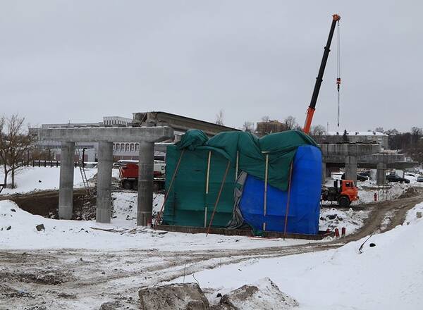 В Брянске на набережной мостостроители начнут забивать сваи под опоры в воде 