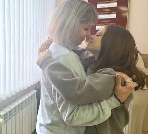 Брянская женщина одумалась и через 15 лет вернула дочь