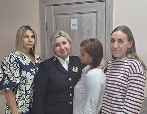 В Брянске суд вернул дочь женщине, осужденной за убийство мужа