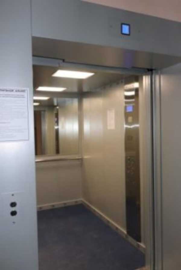 В Трубчевской больнице установили новый лифт