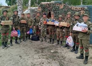 Священник передал гуманитарный груз бойцам брянского приграничья