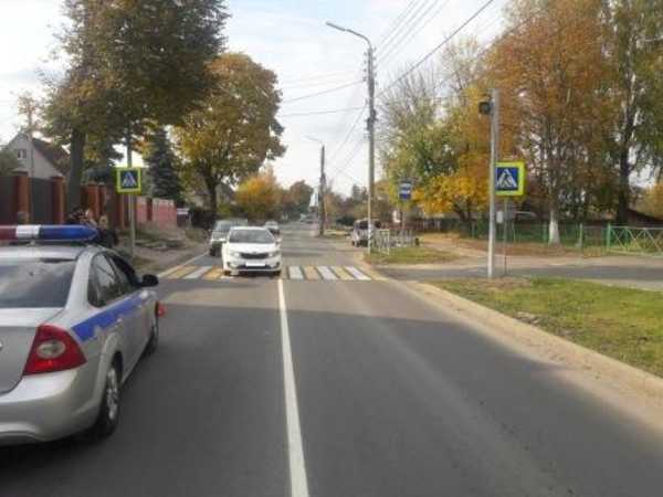 В Брянске после ДТП машину выбросило на 11-летнюю девочку