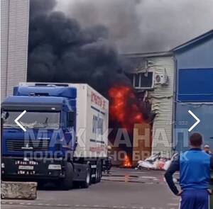 Мощный пожар бушевал на складах по бульвару Щорса в Брянске