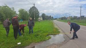 В поселке Комаричи начались работы по устройству тротуара