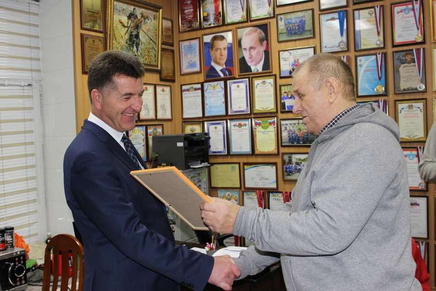 Глава Брянска Хлиманков посетил спортклуб «Пересвет»