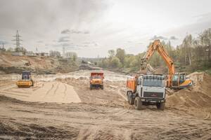 В Брянске электрики и газовики переносят сети с трассы дублера Карачижской