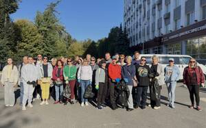 Возле брянских учреждений здравоохранения навели порядок