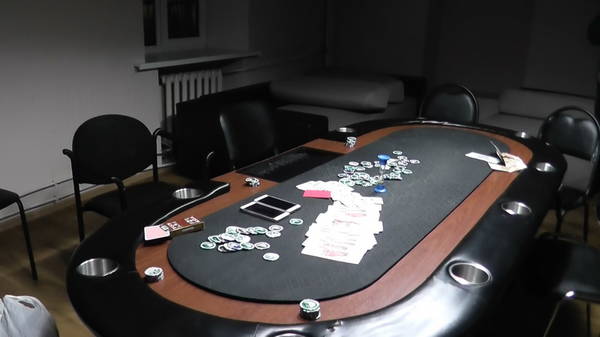 В Брянске полицейские накрыли подпольный покерный клуб