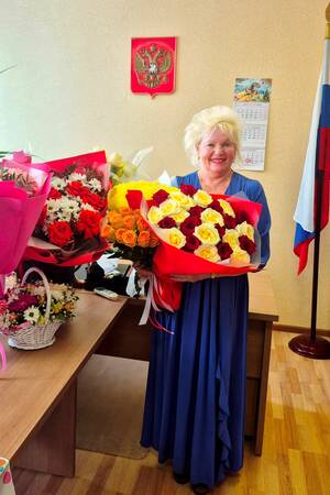 Коллектив Выгоничского районного суда проводил в отставку председателя Елену Сайфутдинову