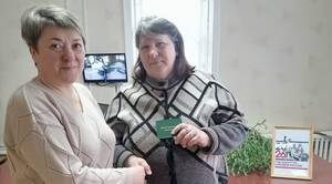 Сотрудница Суземского интерната получила звание «Ветеран труда» 