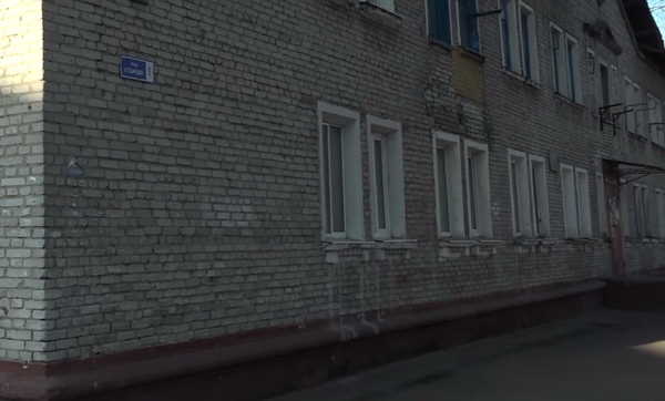 В Брянске 5 лет ждут расселения жители аварийной двухэтажки 