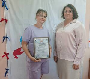 В Комаричах многодетной семье вручили сертификат на материнский капитал