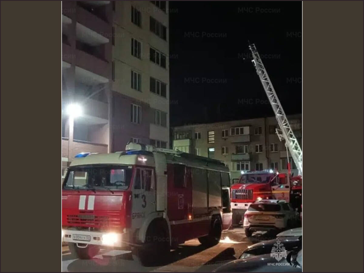 В Брянске из загоревшейся высотки на Челюскинцев эвакуировали жильцов