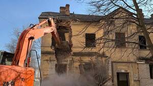 В Володарском районе Брянска снесли аварийную двухэтажку