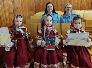 Приставы и юные артисты поддержали бойцов в брянском военном госпитале