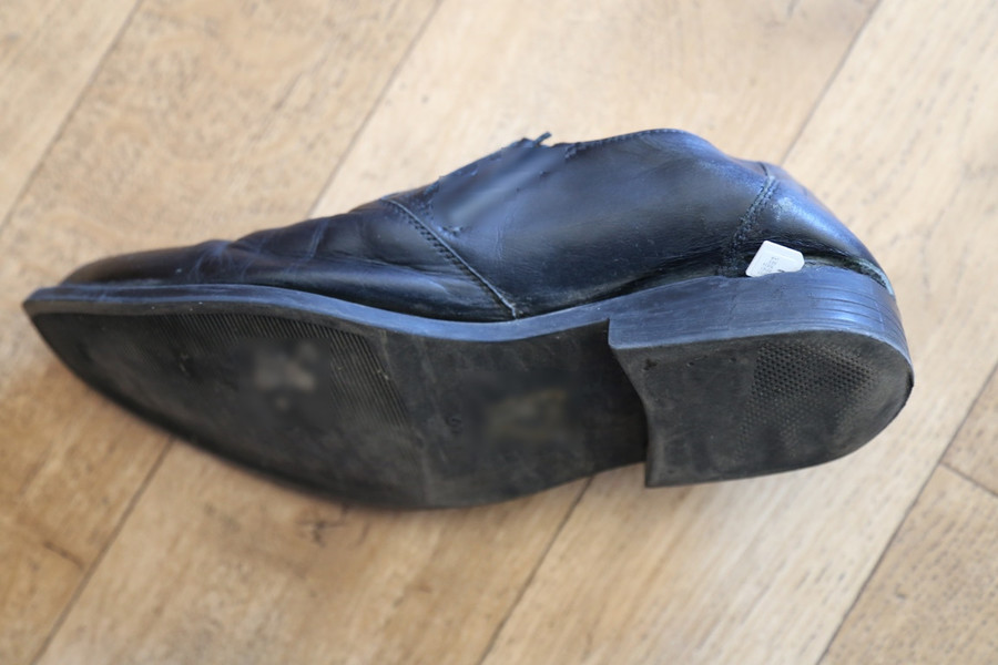 В брянском сизо осужденные пытались пронести сим-карты в трусах и ботинках