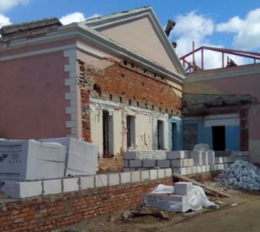 В Брянске полным ходом идет реконструкции здания театра кукол 
