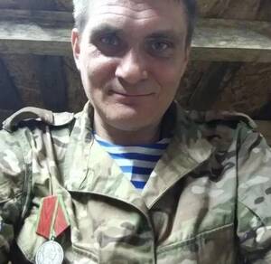 В Комаричском районе простились с погибшим в СВО сапёром Иваном Ивановым