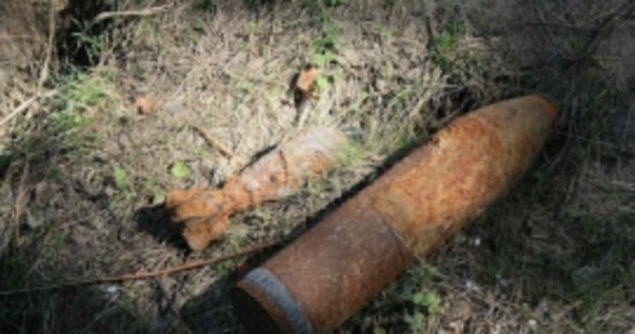 В Севском районе нашли два ржавых артиллерийских снаряда