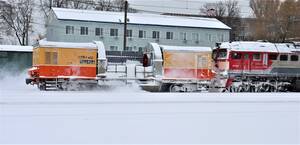Железнодорожники очистили около 570 км путей от снега в Брянской области
