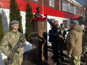 В Новозыбкове почтили память десантников 6-й роты Псковской дивизии