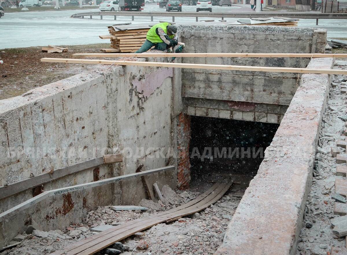 Фото Кантемировская улица, спуск в подземный переход (Публ. 26/05/2023 10:01)