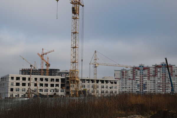 В Брянске на старом аэропорту продолжается строительство новой школы