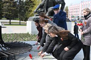 В Брянске молодые прокуроры приняли присягу у Вечного огня