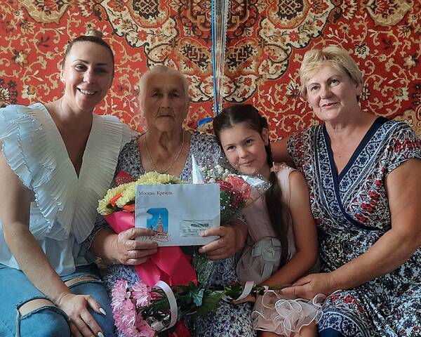 Брянская долгожительница Валентина Фомченкова отметила 90-летний юбилей