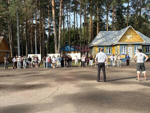 В брянском лагере «Синезерки» полицейские провели зарядку