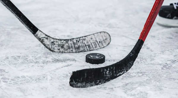 Брянская хоккейная команда потерпела поражение в Саратове