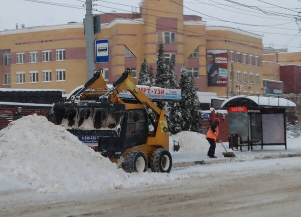 В Брянске с улиц вывезли больше 1000 тонн снега