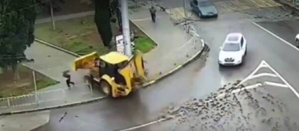 В Крыму трактор чуть не сбил школьника насмерть