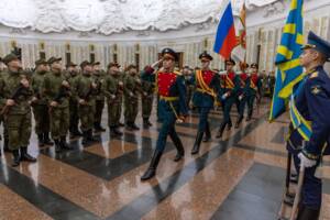 Более 20 лет традиции: брянские новобранцы приняли присягу на Поклонной горе