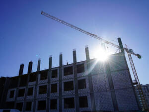 Иреку Файзуллину показали строящуюся в Брянске школу на 1225 мест