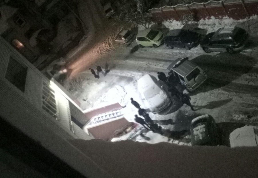В Брянске на Рославльской 24-летний парень упал с балкона и погиб