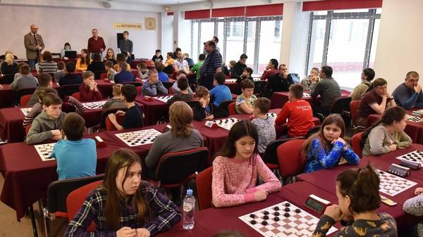 Юные брянцы победили в первенстве ЦФО по русским шашкам