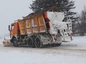 Дороги Брянской области круглосуточно чистили от снега 182 спецмашины