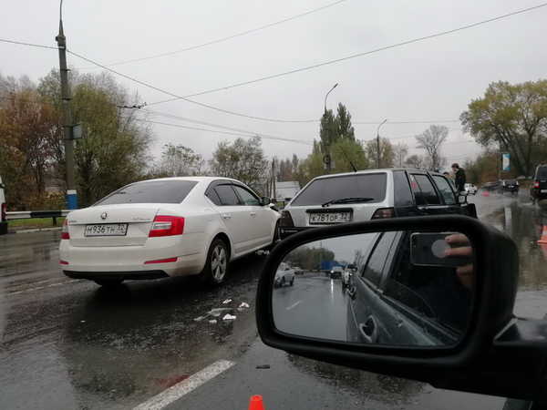 В Брянске опубликовали видео ДТП на улице Калинина