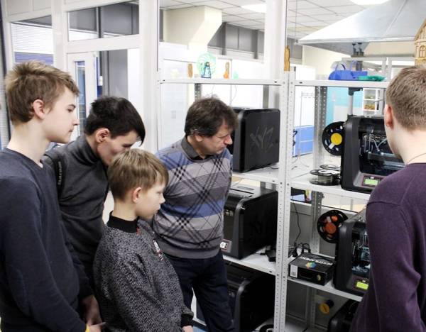В Брянске юные радиотехники посетили технопарк «Кванторум»