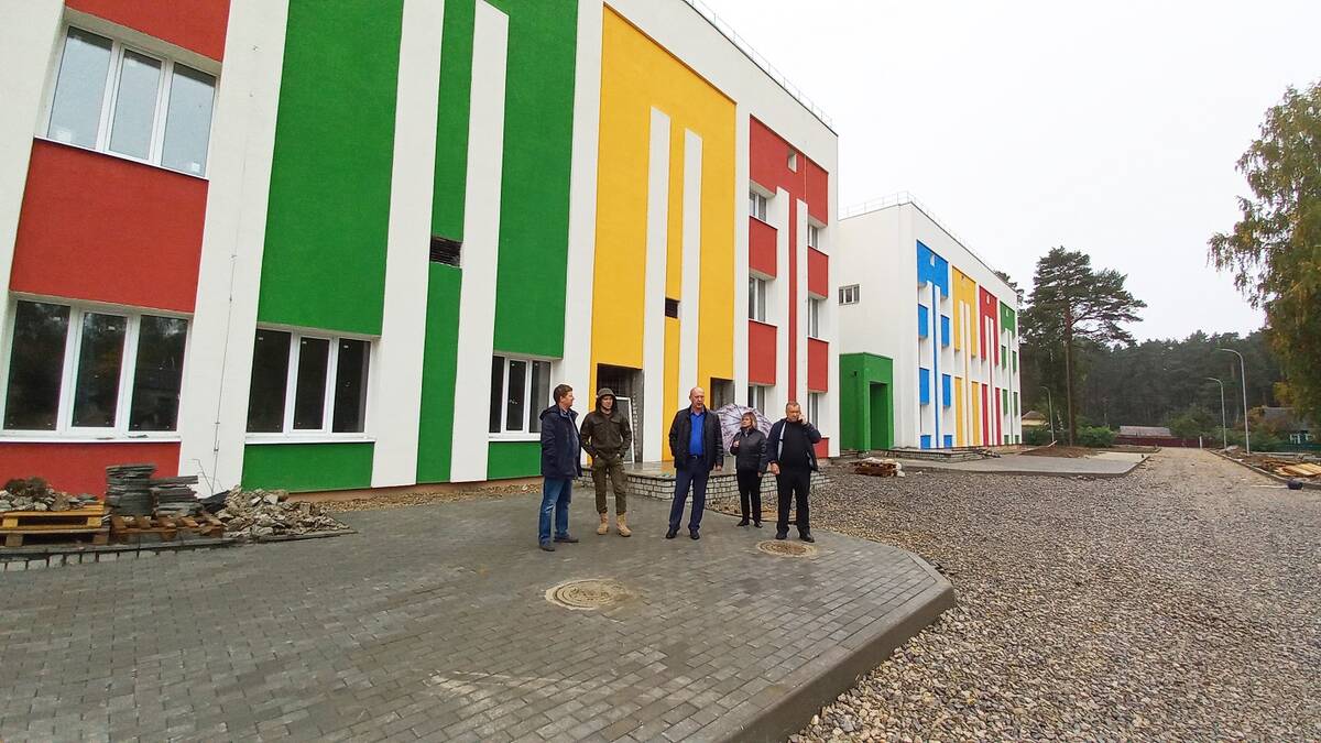 В Жуковке завершается благоустройство территории нового детского сада