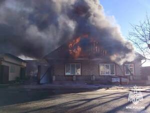 В Климово сильный пожар уничтожил крышу частного жилого дома