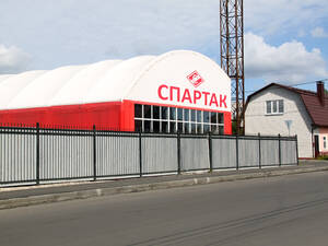 У стадиона «Спартак» в Брянске появился тротуар, на очереди - ограждение